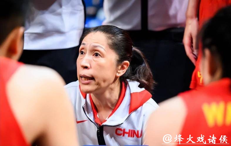 郑薇场边督战亲自登场，广东女篮16分优势再取六连胜